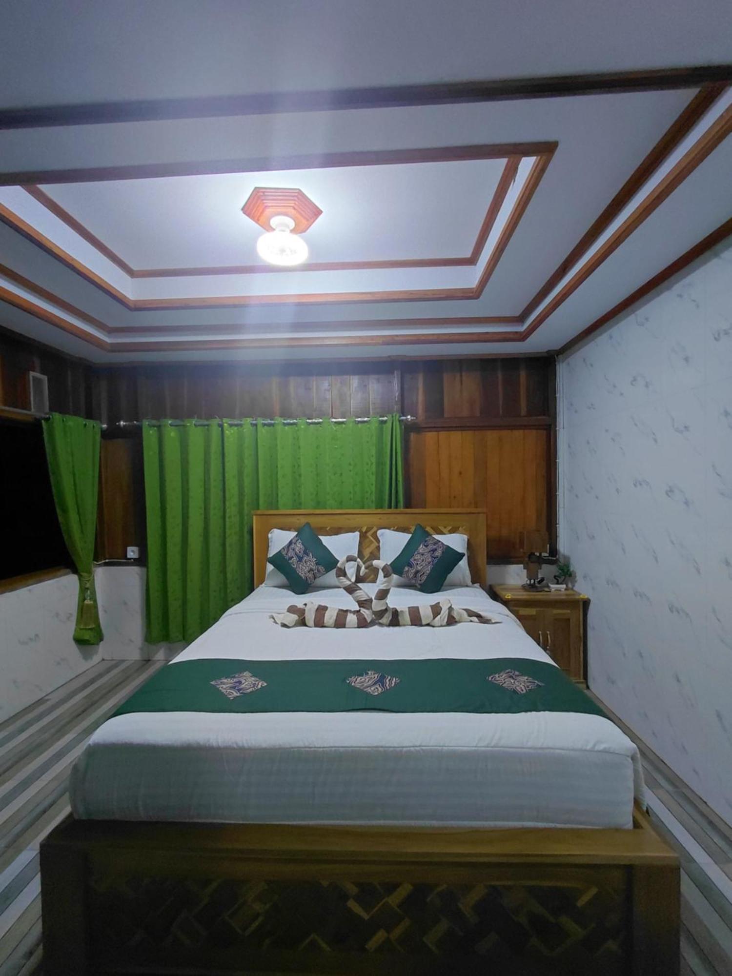 Friendly Homestay Lemukih ซีงาราจา ภายนอก รูปภาพ