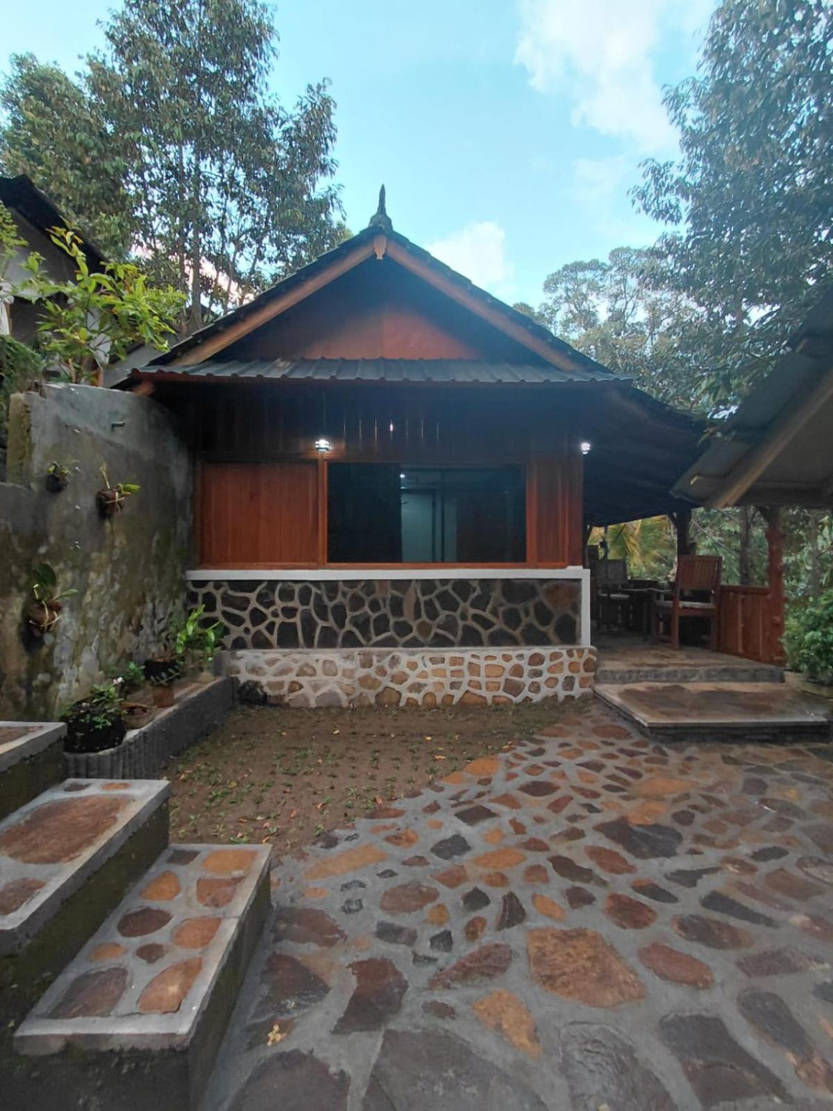 Friendly Homestay Lemukih ซีงาราจา ภายนอก รูปภาพ